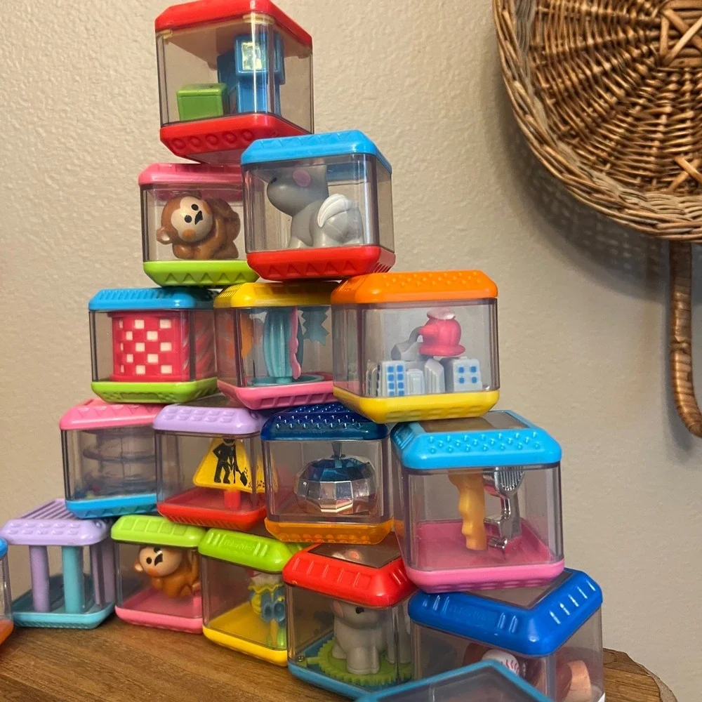 Vintage Fisher Price Peek A Boo Blocks Sensory Toy Lot Interactive Baby Cubes 16